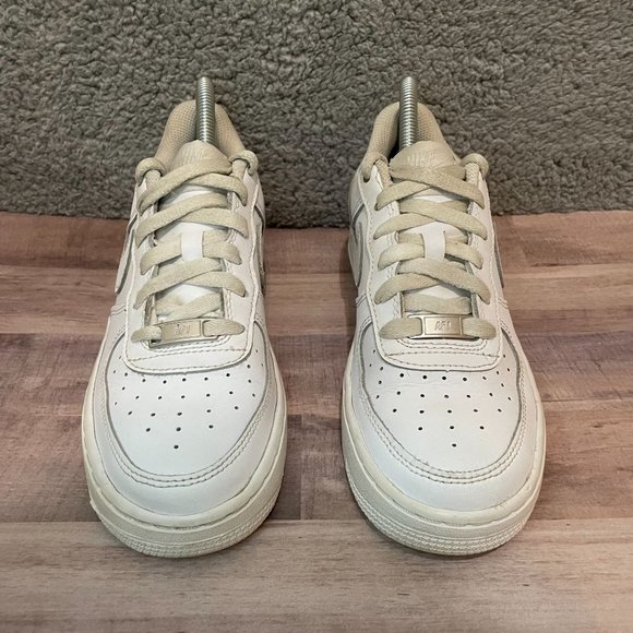 Nike Air Force 1 Low LE Triple White (GS) DH2920-111 Size 4.5Y SHIPS ASAP - Picture 2 of 8
